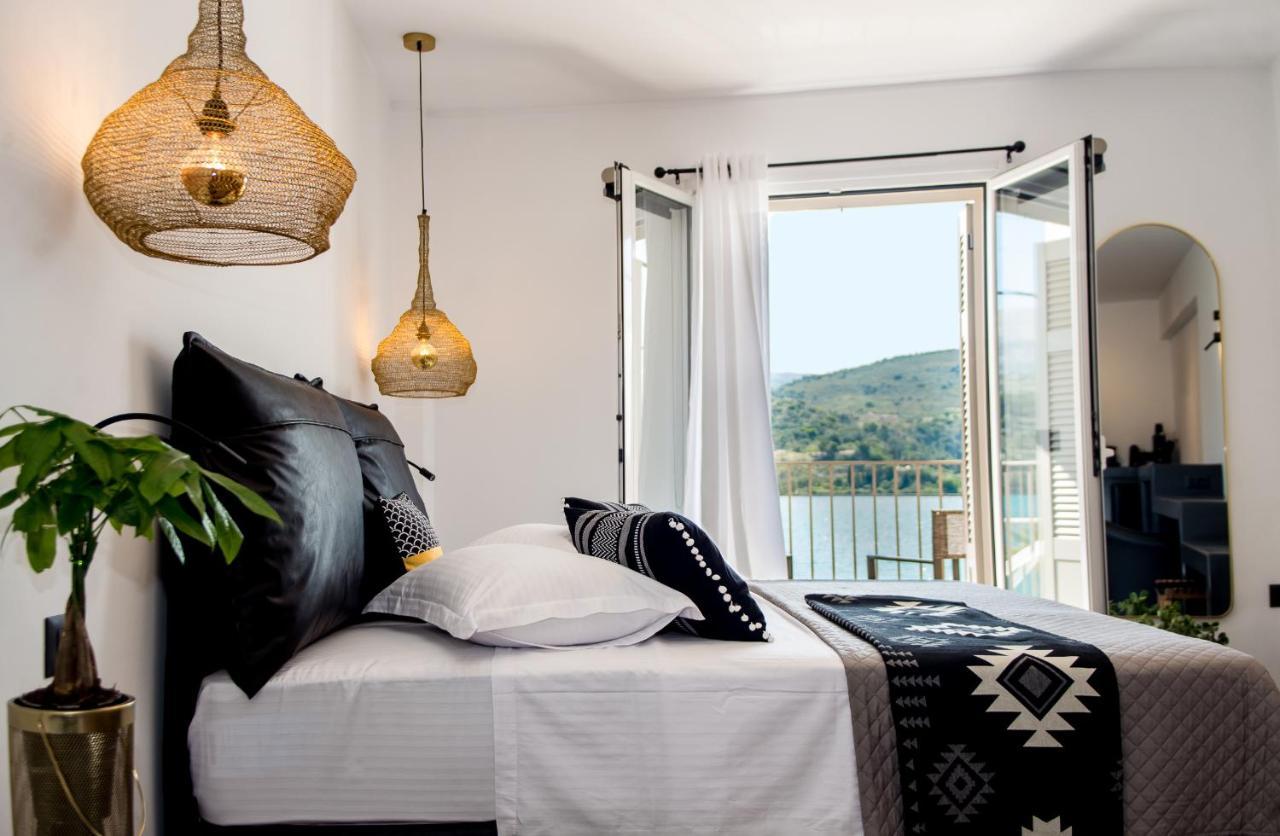 A & B Minimal Suite Ιι With Sea View In Argostoli 外观 照片