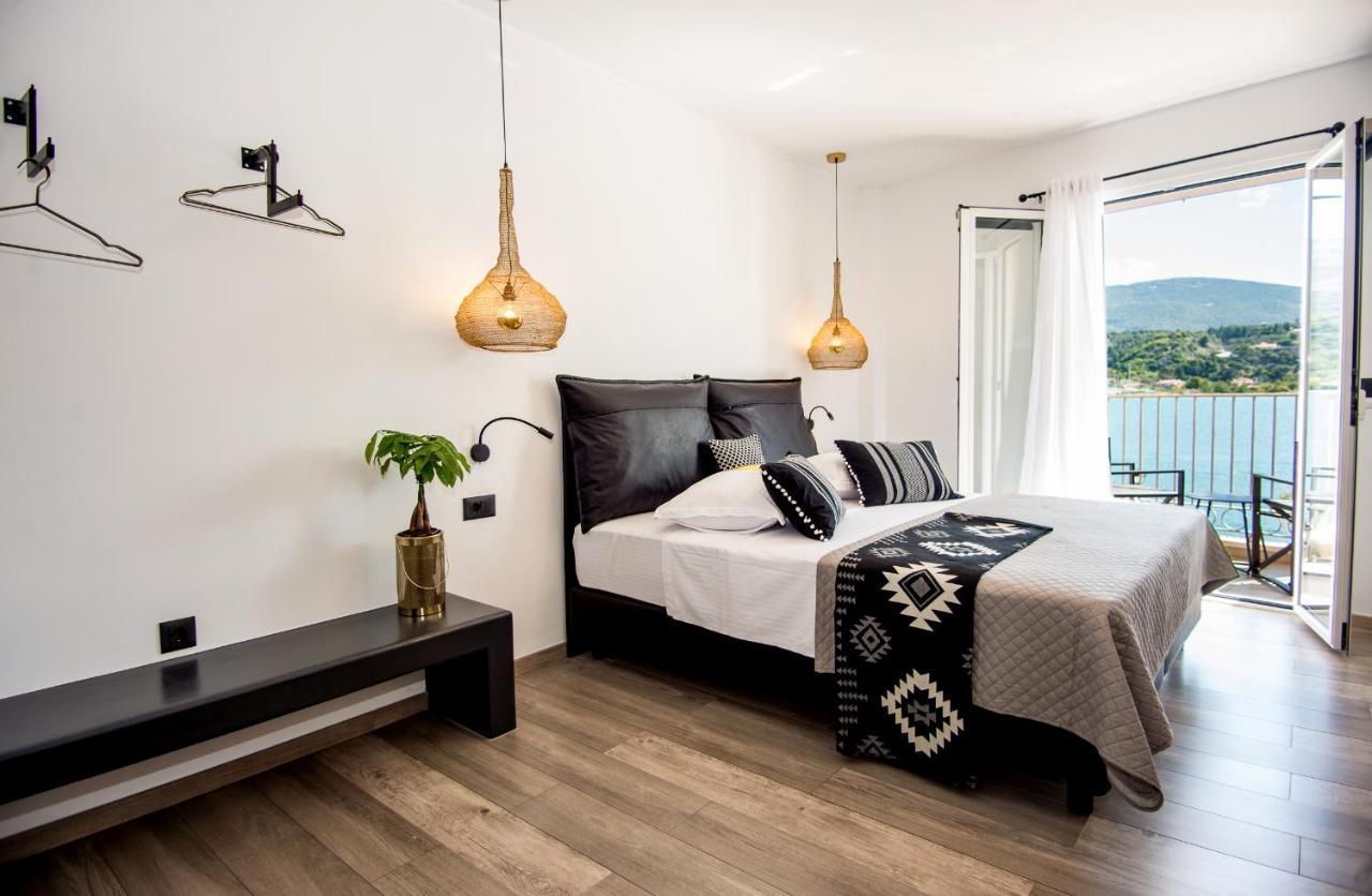 A & B Minimal Suite Ιι With Sea View In Argostoli 外观 照片