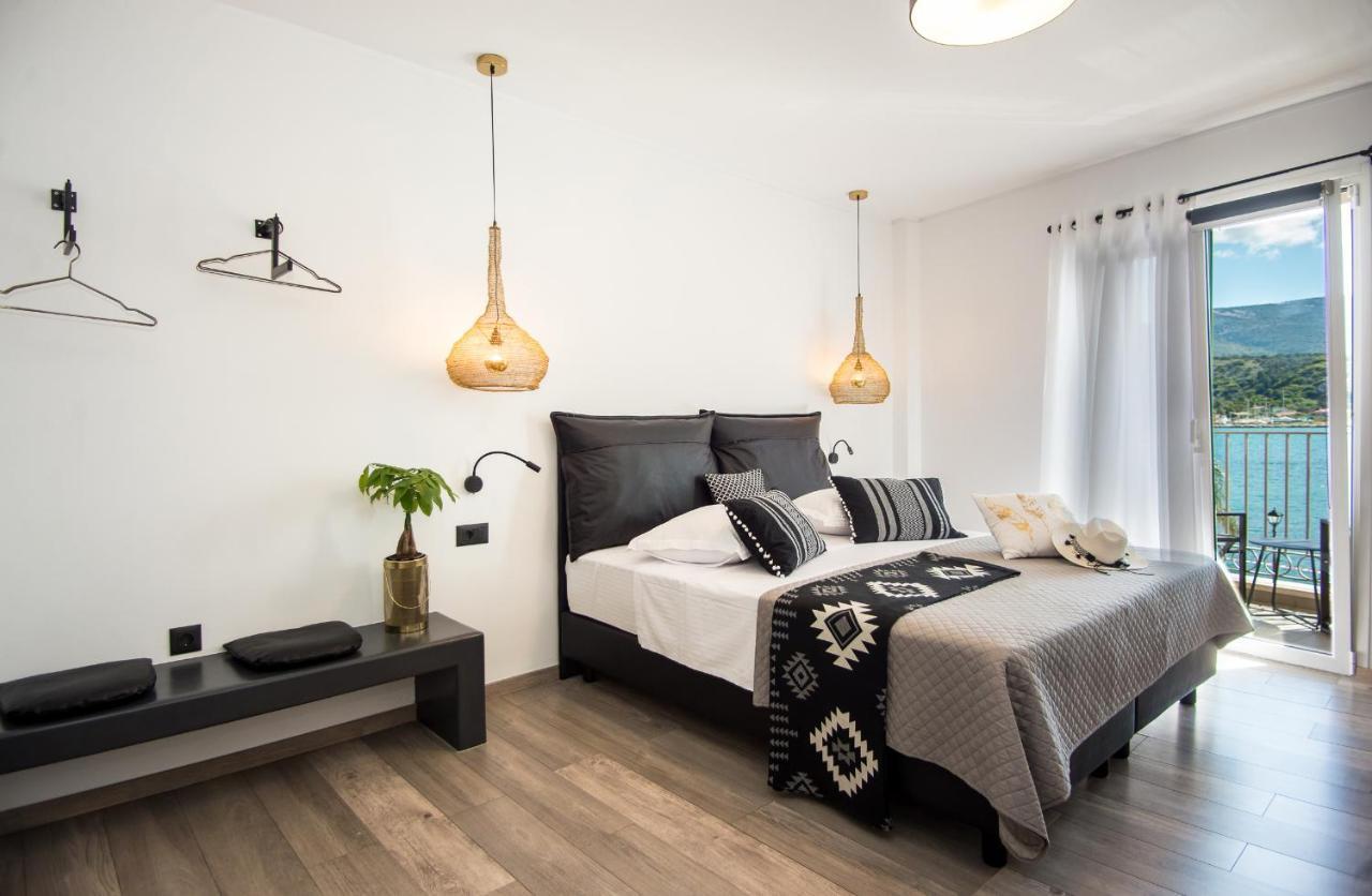 A & B Minimal Suite Ιι With Sea View In Argostoli 外观 照片