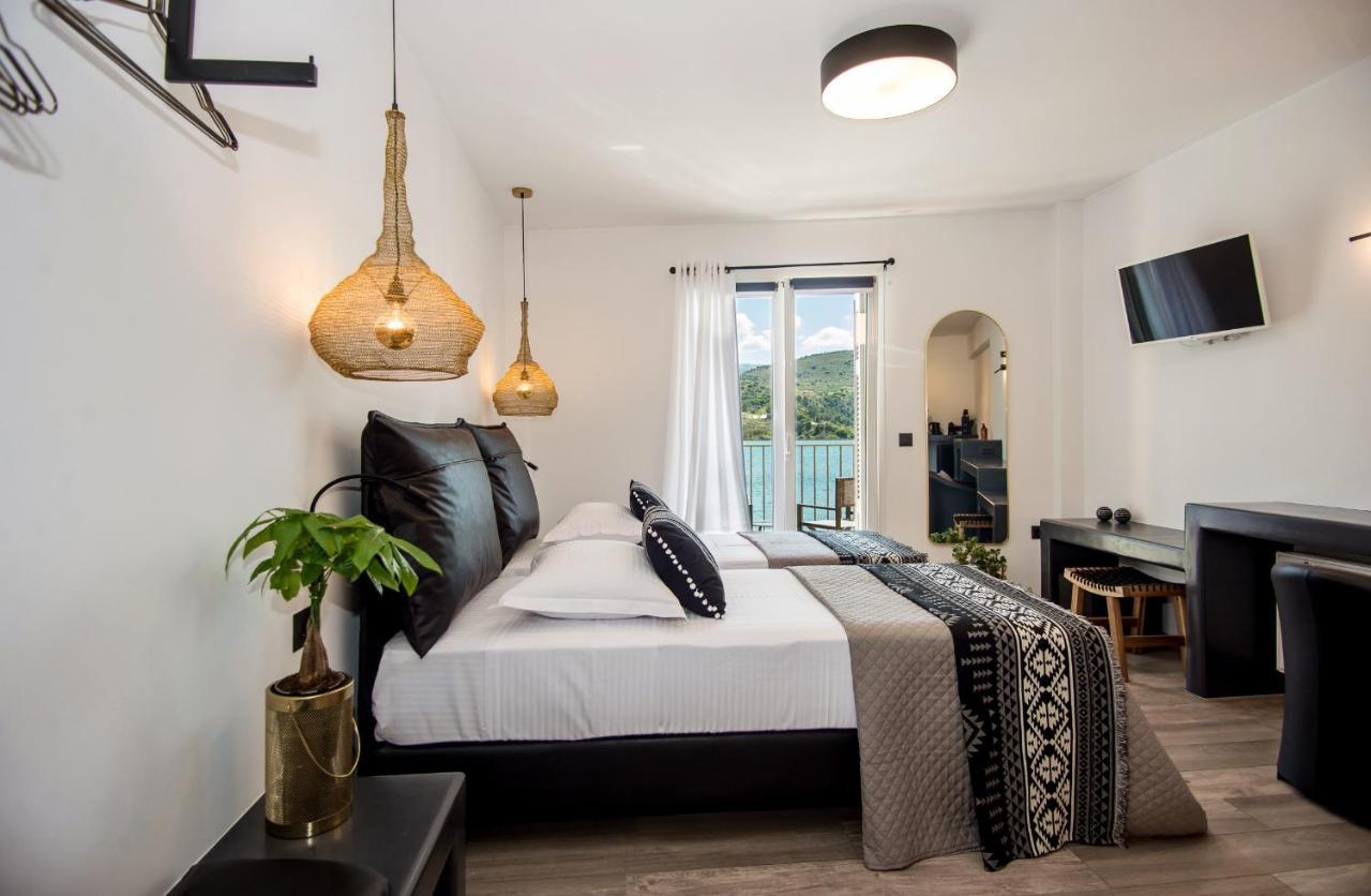 A & B Minimal Suite Ιι With Sea View In Argostoli 外观 照片