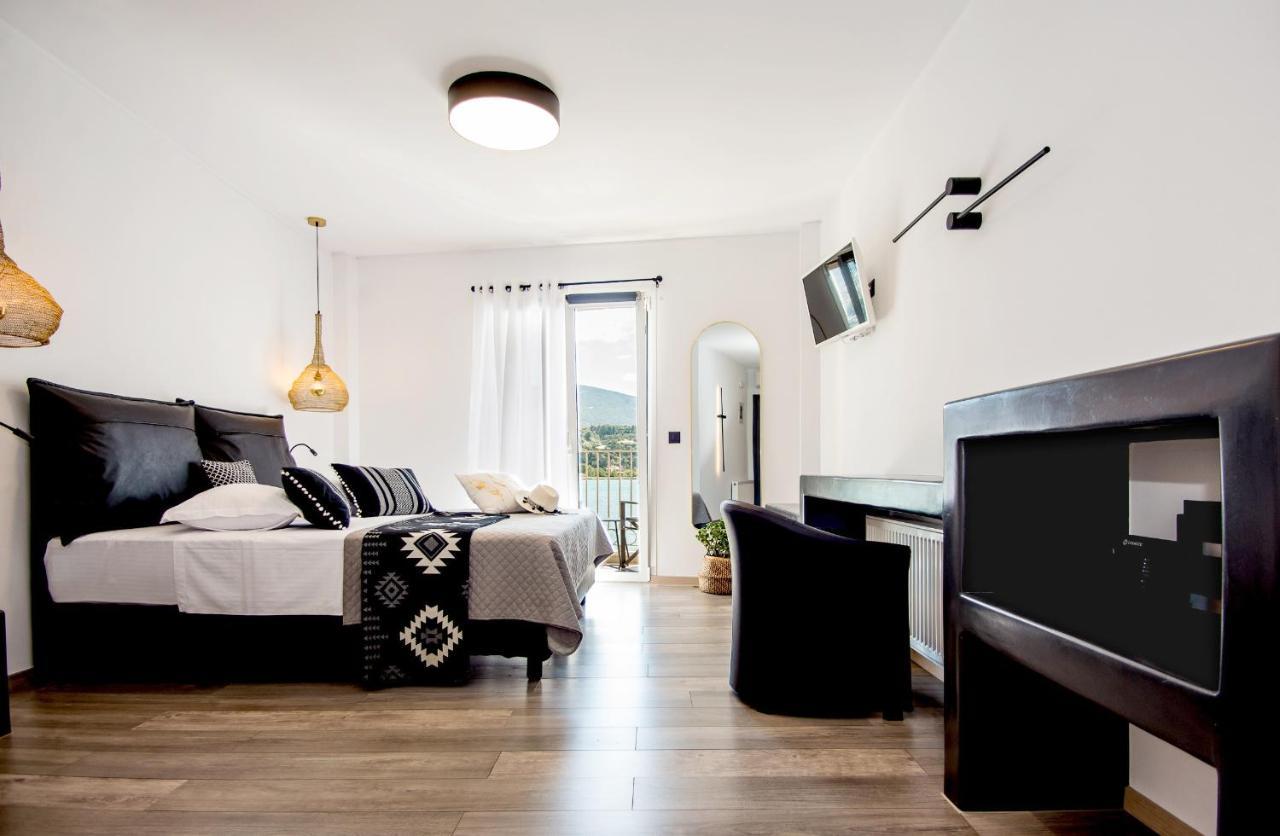 A & B Minimal Suite Ιι With Sea View In Argostoli 外观 照片