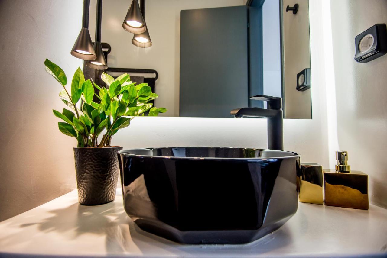 A & B Minimal Suite Ιι With Sea View In Argostoli 外观 照片