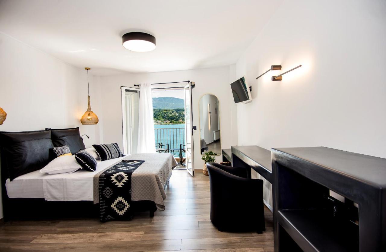 A & B Minimal Suite Ιι With Sea View In Argostoli 外观 照片